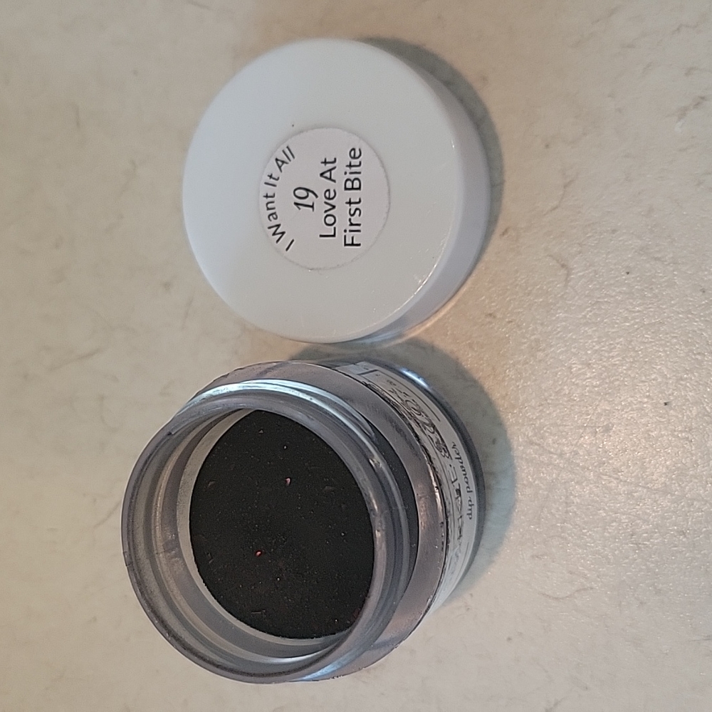 Sparkle and Co nail dip powder